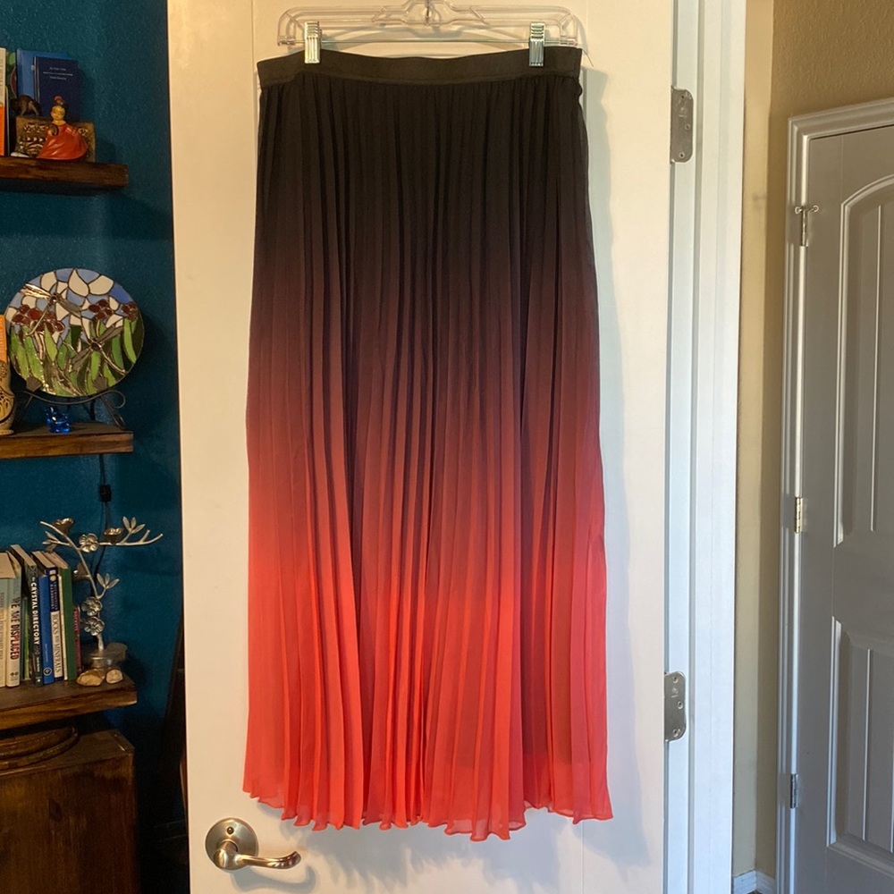 Micro-pleat maxi skirt!